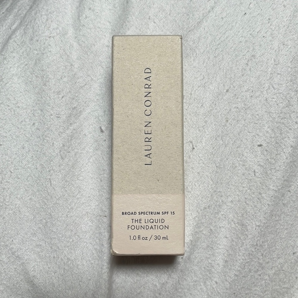 New Lauren Conrad 1 Ounce The Liquid Foundation 8.0 SPF 15 Expires 1/23
